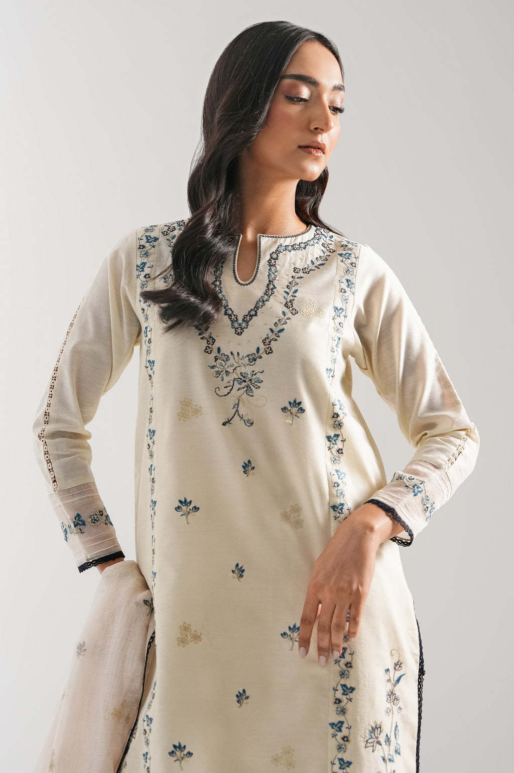 UNSTITCHED EMBROIDERED SUIT