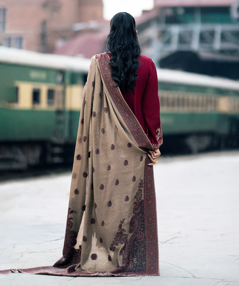 IZEL Premium Air-Jet Dhanak – 3 PC Heavy Embroidered Unstitched Winter Suit