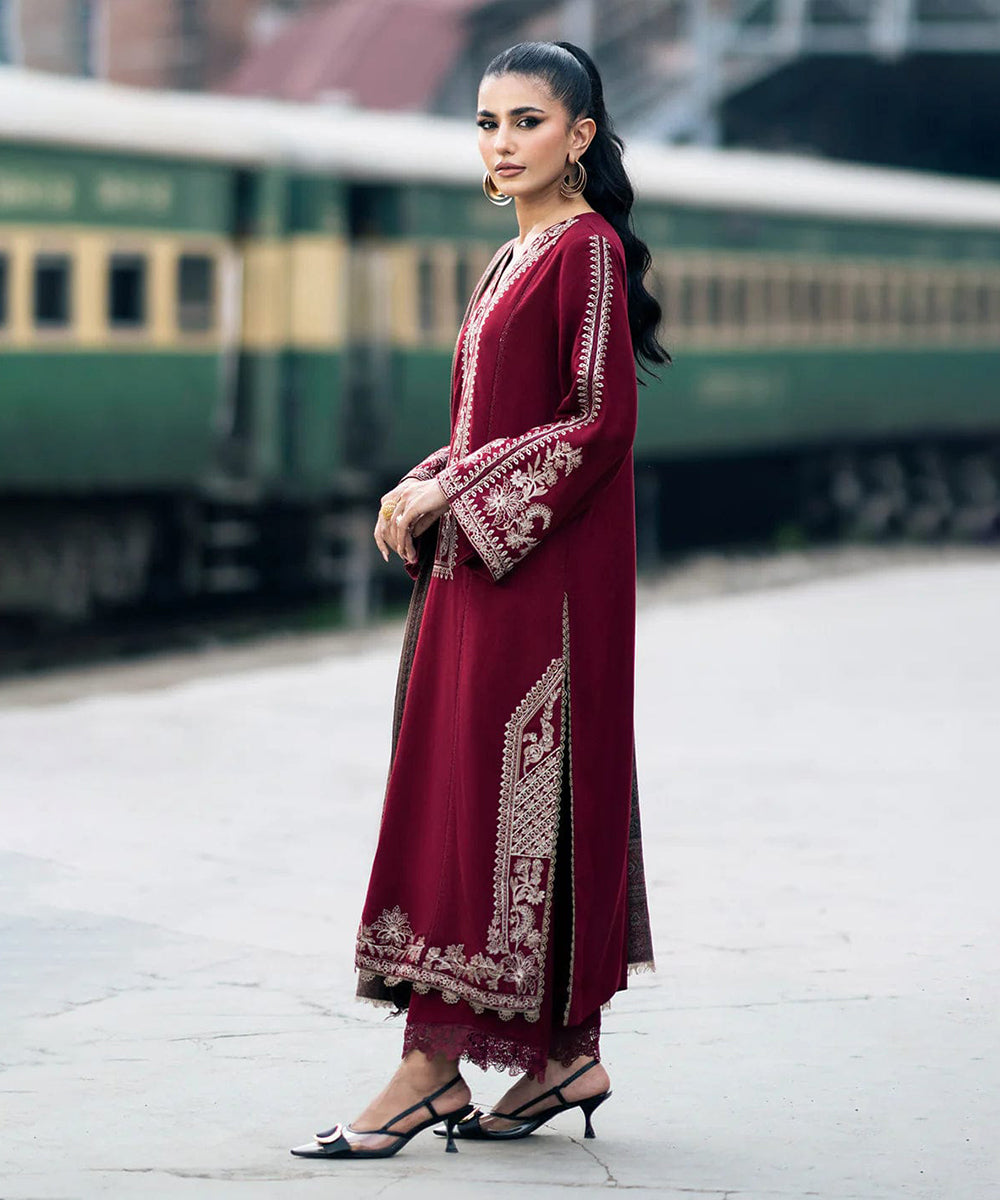 IZEL Premium Air-Jet Dhanak – 3 PC Heavy Embroidered Unstitched Winter Suit