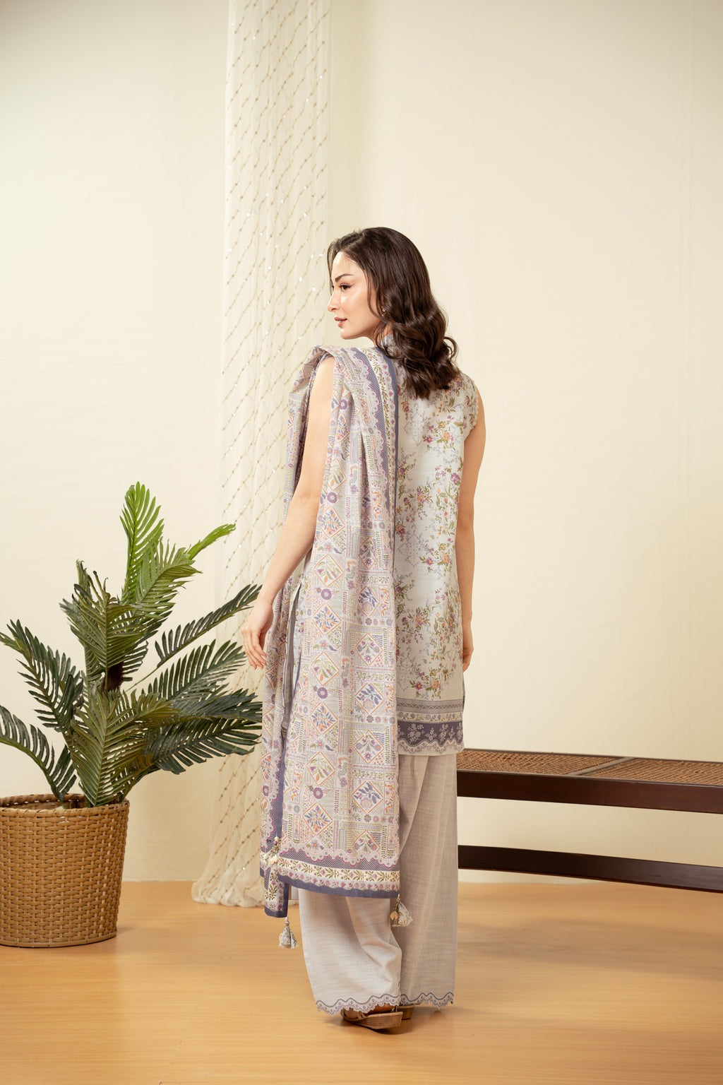 UNSTITCHED PRINTED SUIT