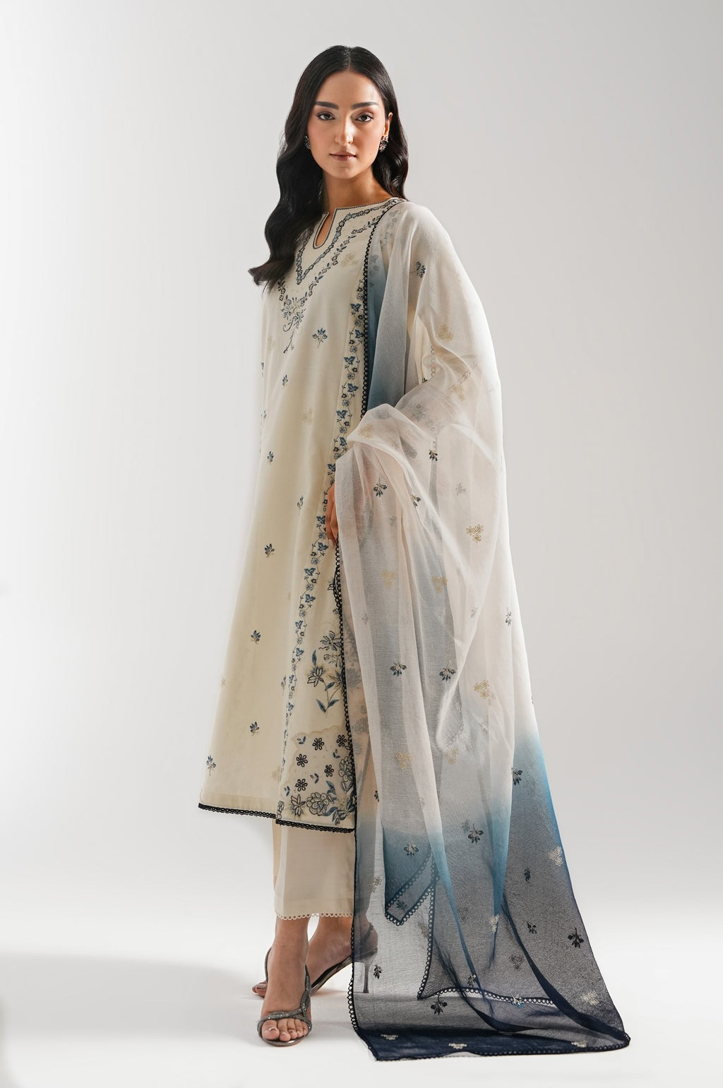 UNSTITCHED EMBROIDERED SUIT